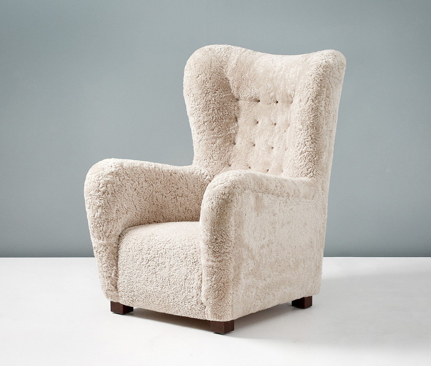 Model 1672 Wing Chair