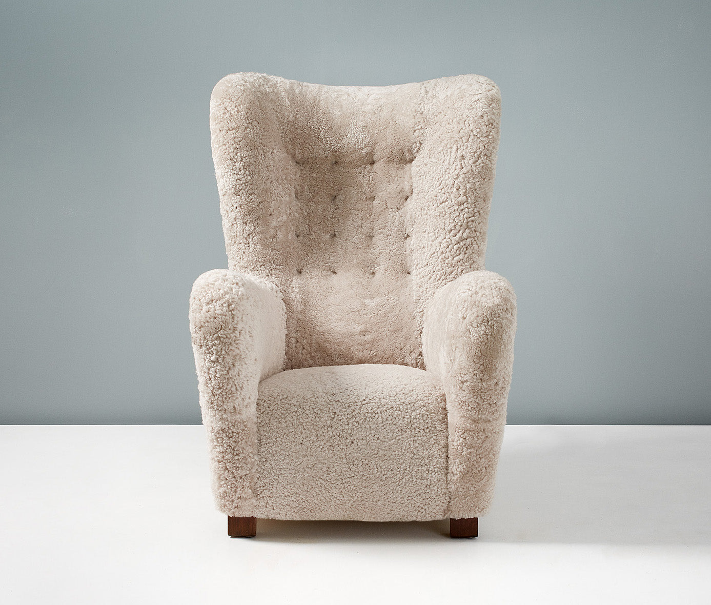 Model 1672 Wing Chair