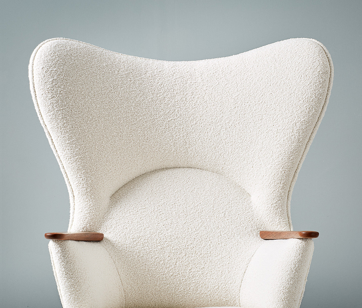 AP-28 Mama Bear Chair