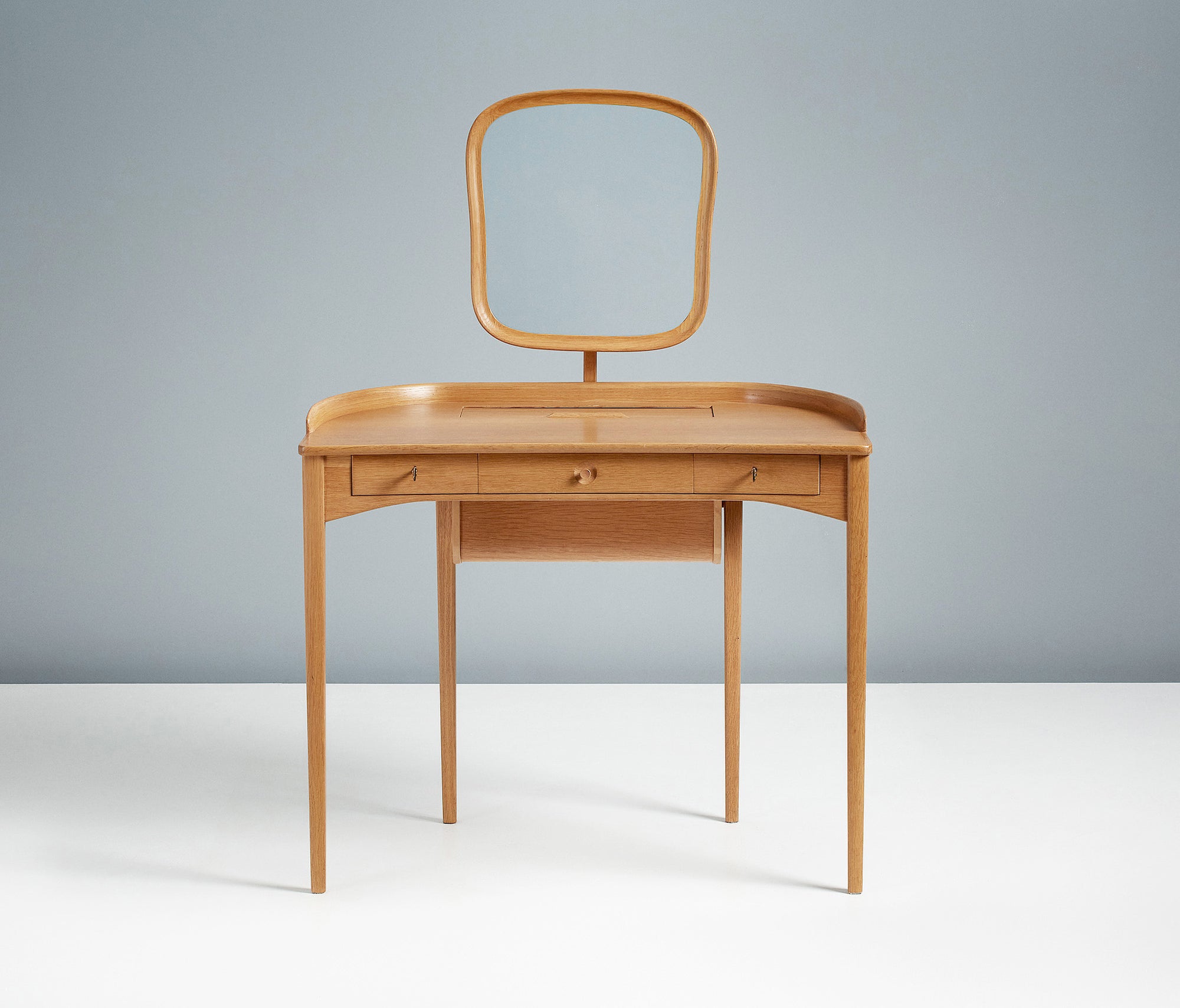 Birgitta Dressing Table