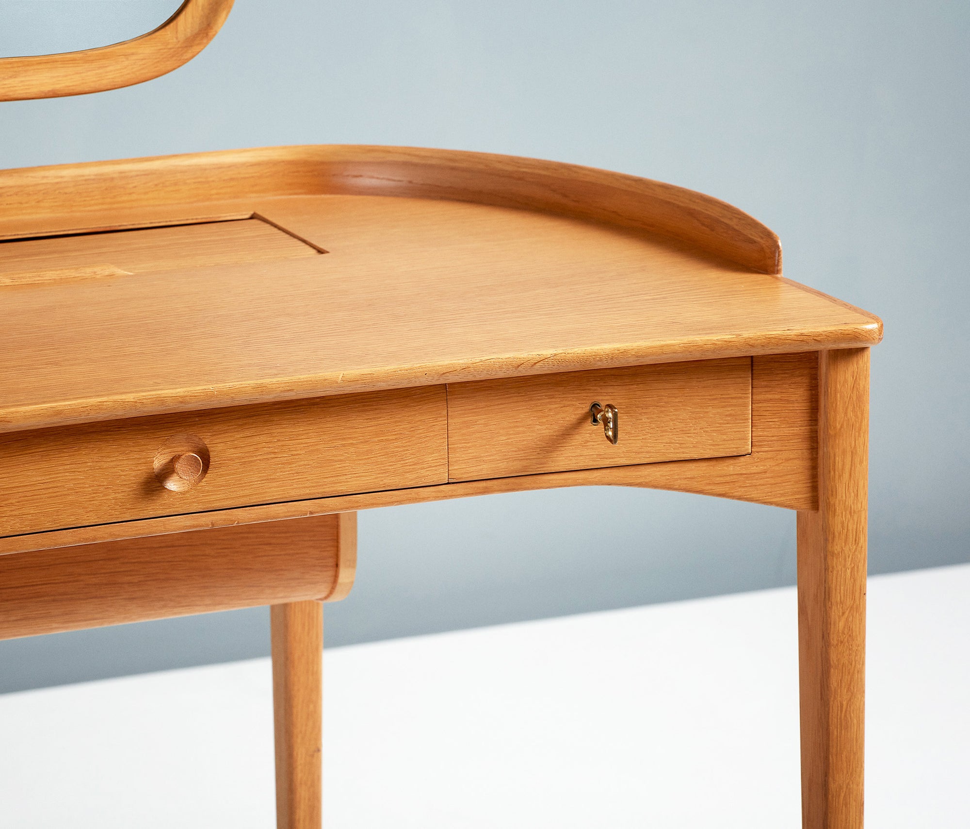 Birgitta Dressing Table