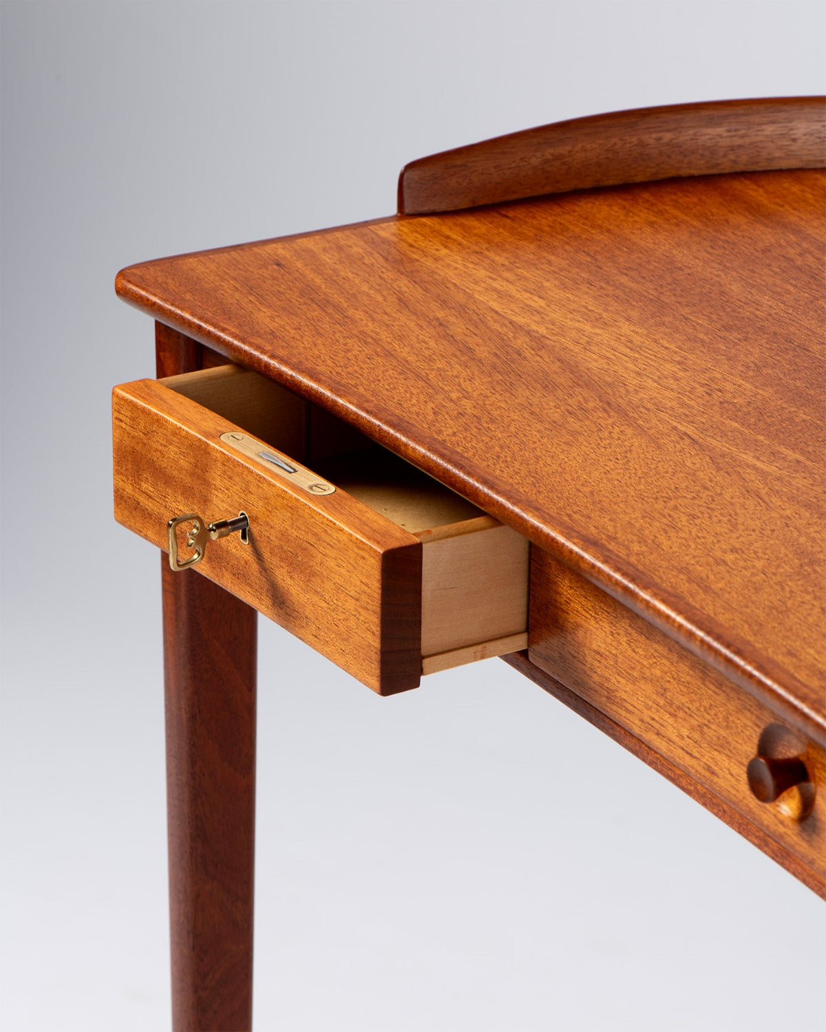 Birgitta Dressing Table