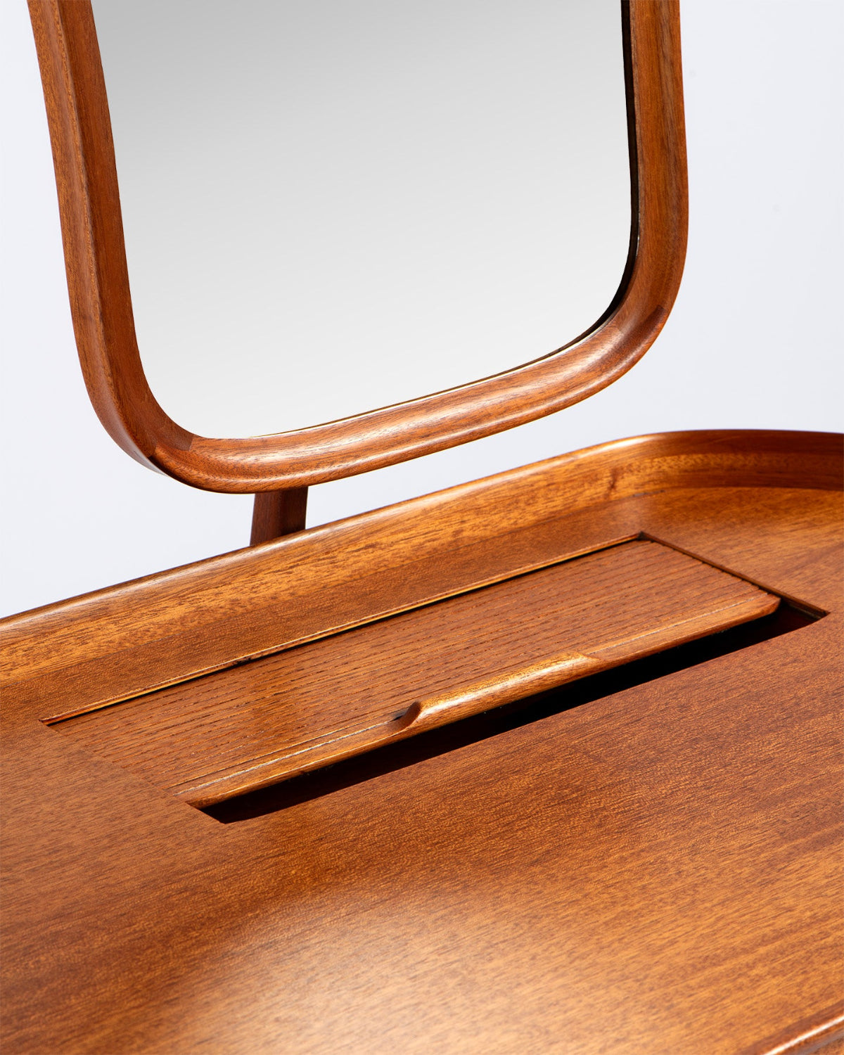 Birgitta Dressing Table