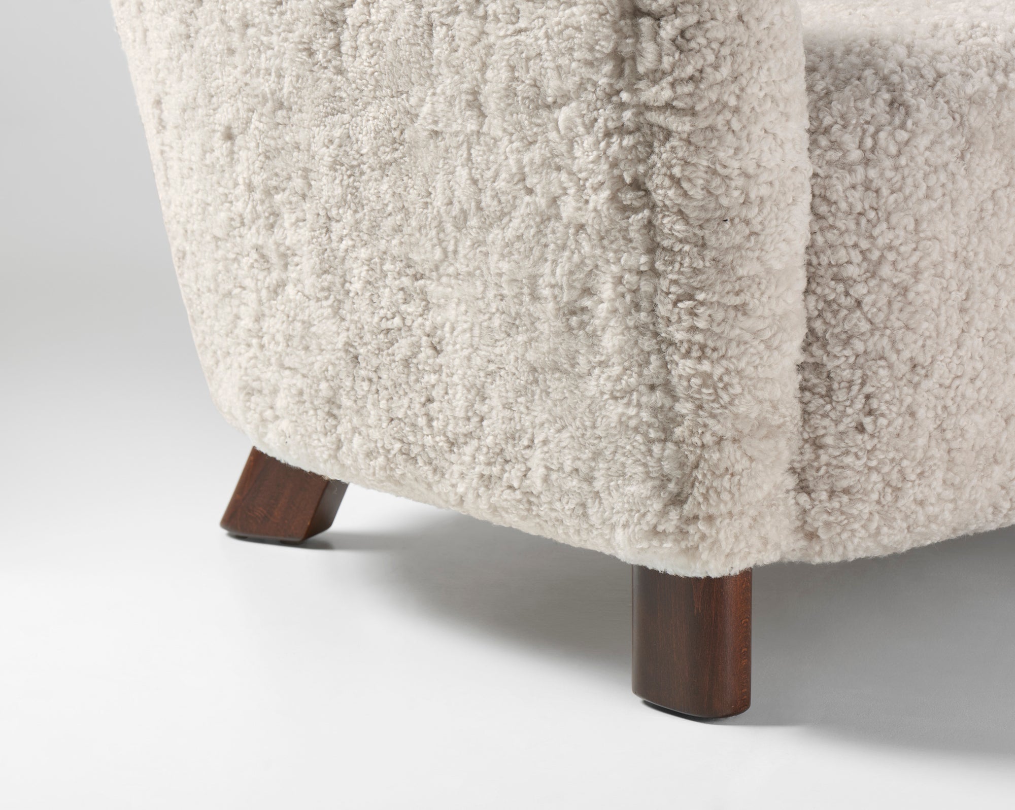 1669A Sofa