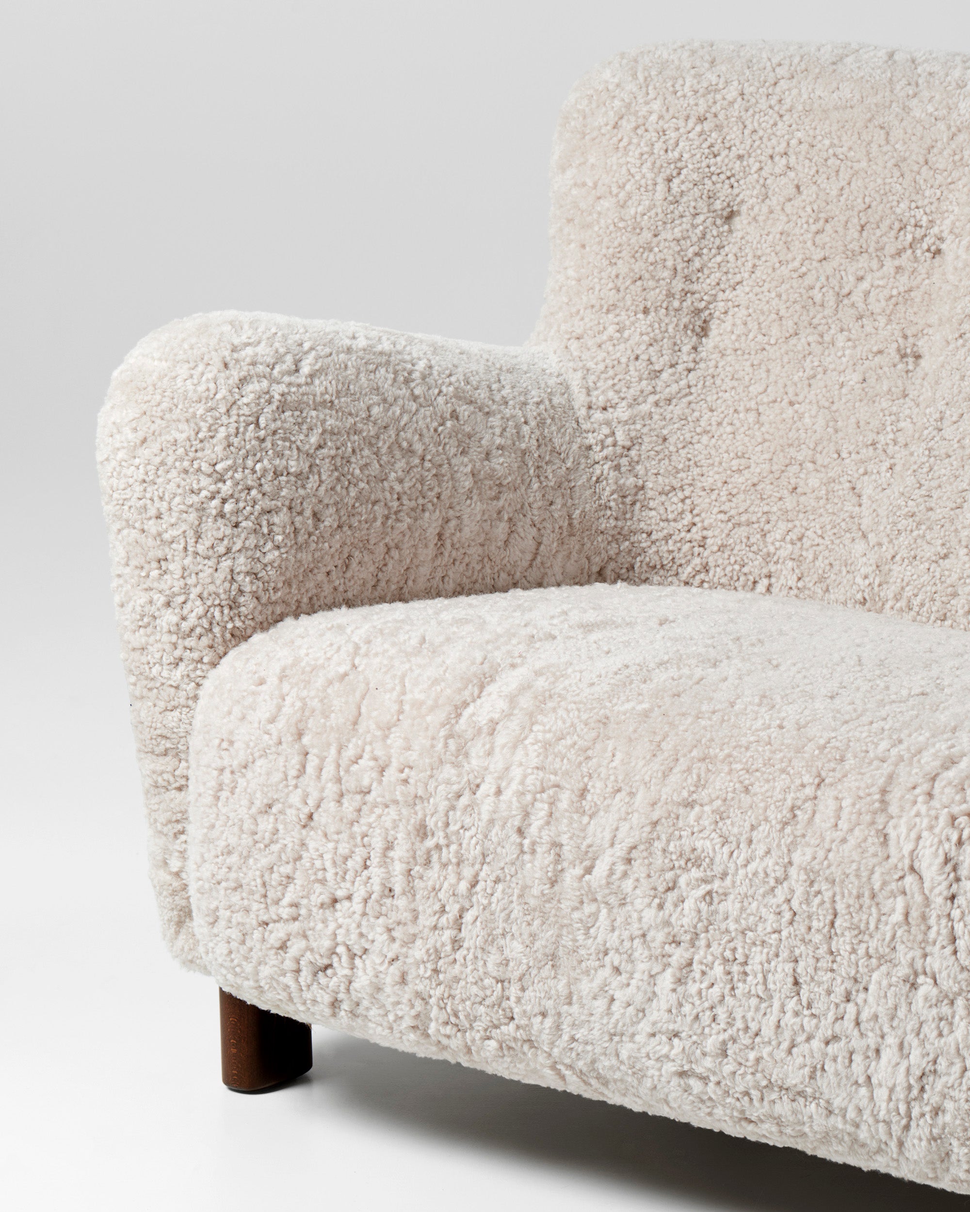 1669A Sofa