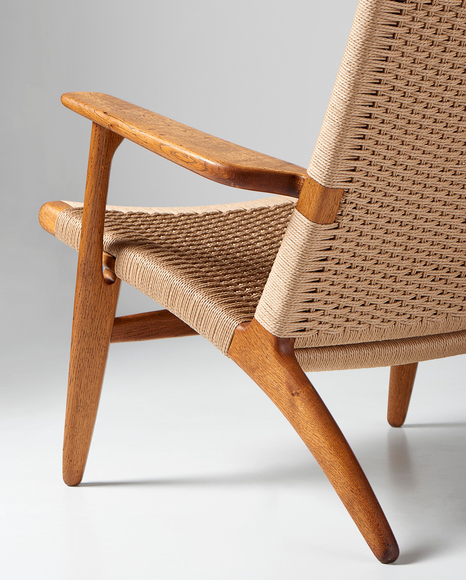 CH-25 Lounge Chair