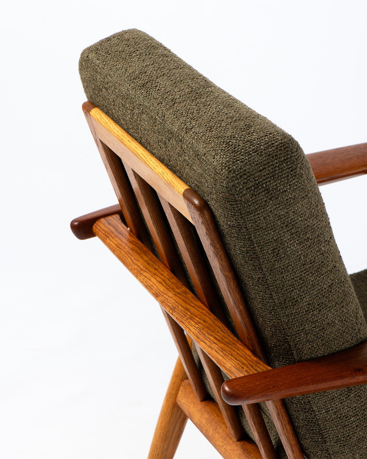 GE-240 Cigar Chair, 1955