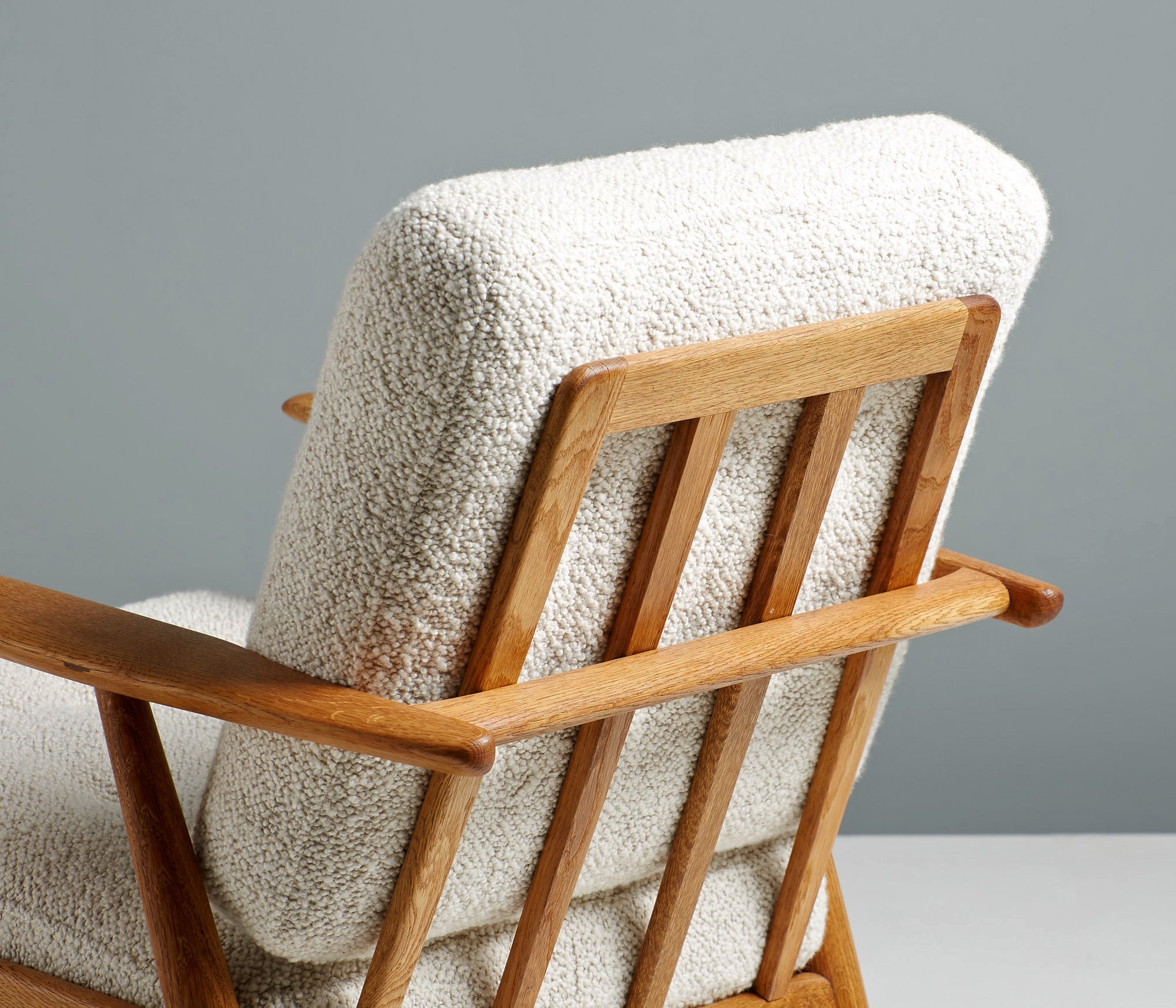 GE-240 Cigar Chair