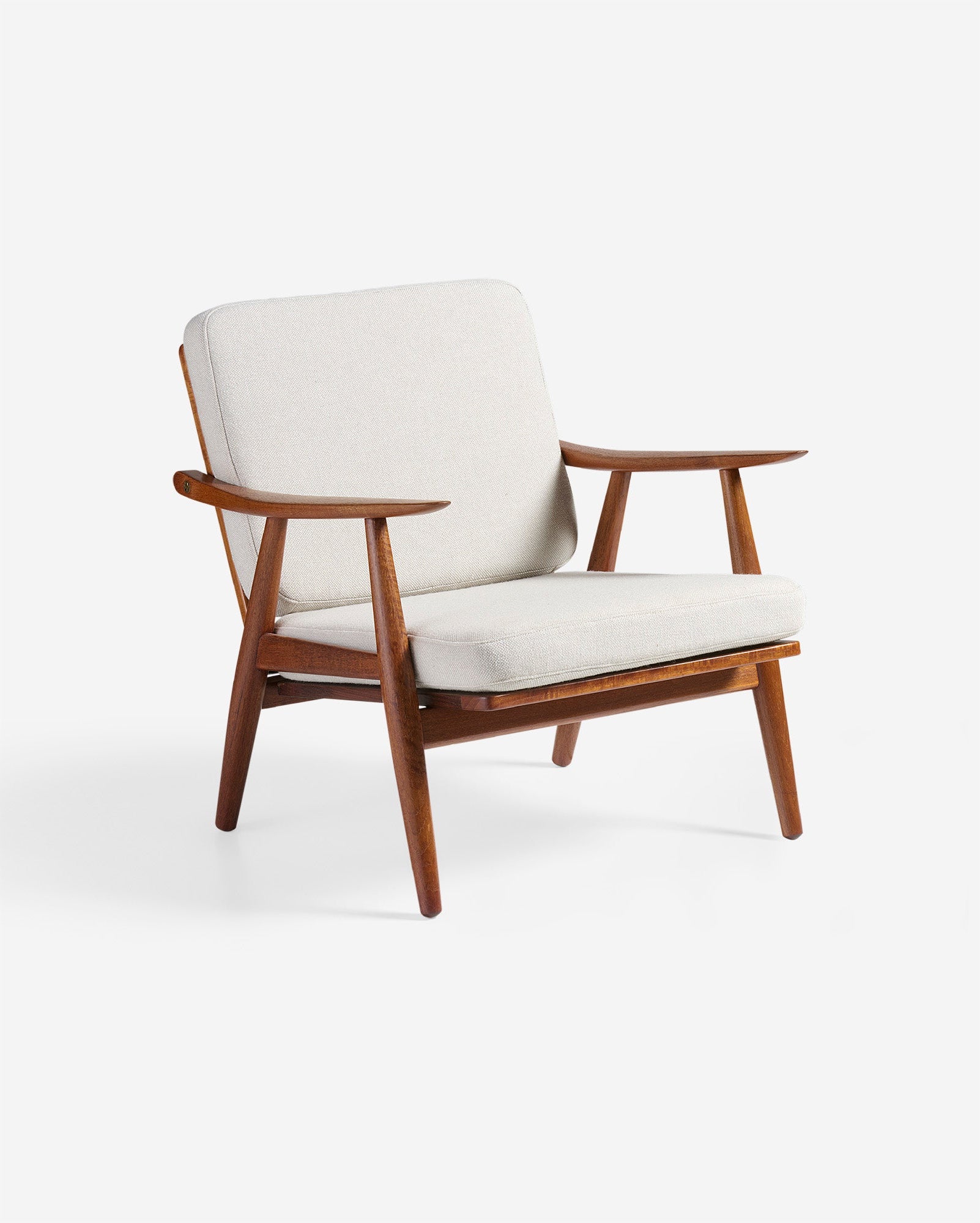 GE-270 Lounge Chairs