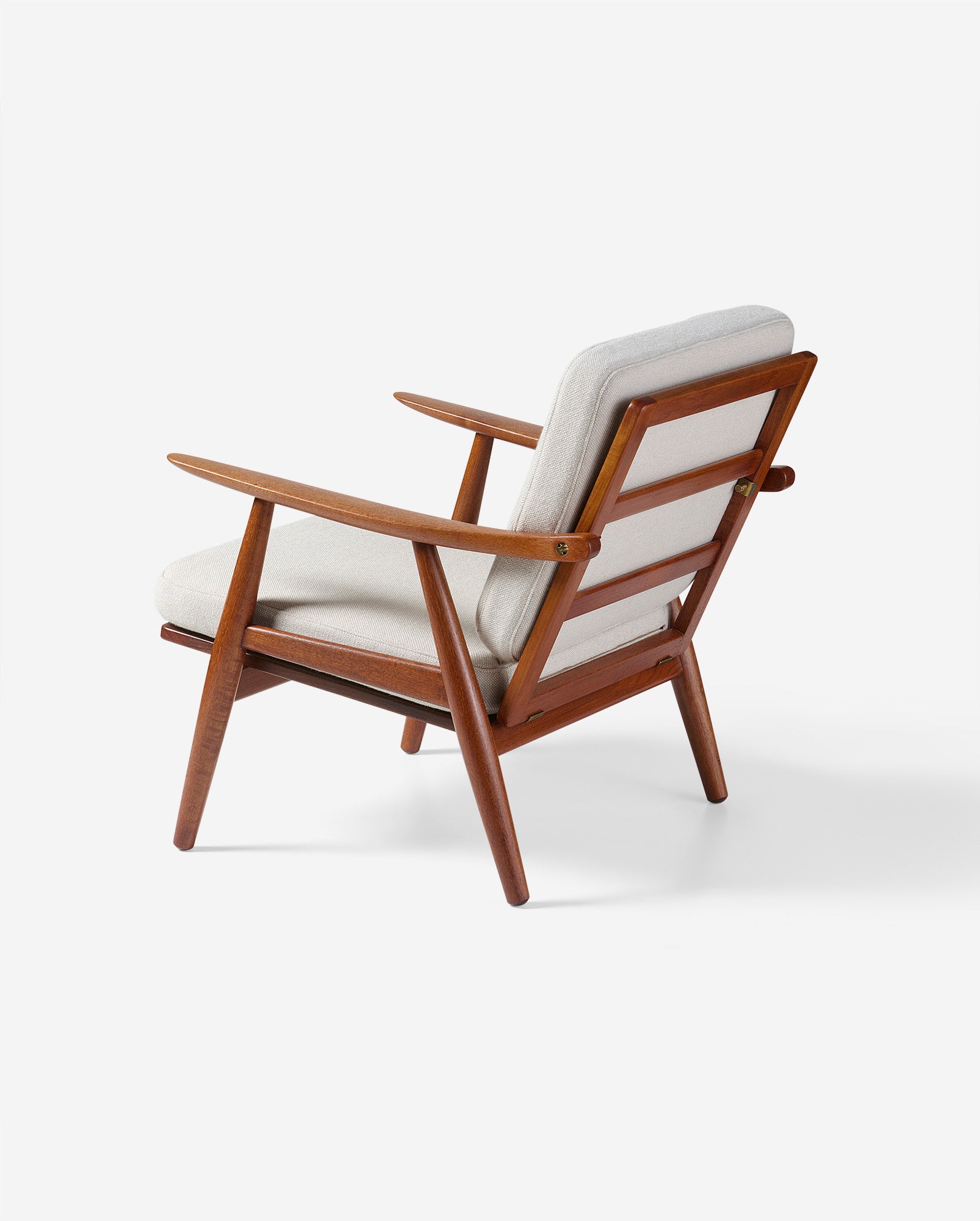 GE-270 Lounge Chairs