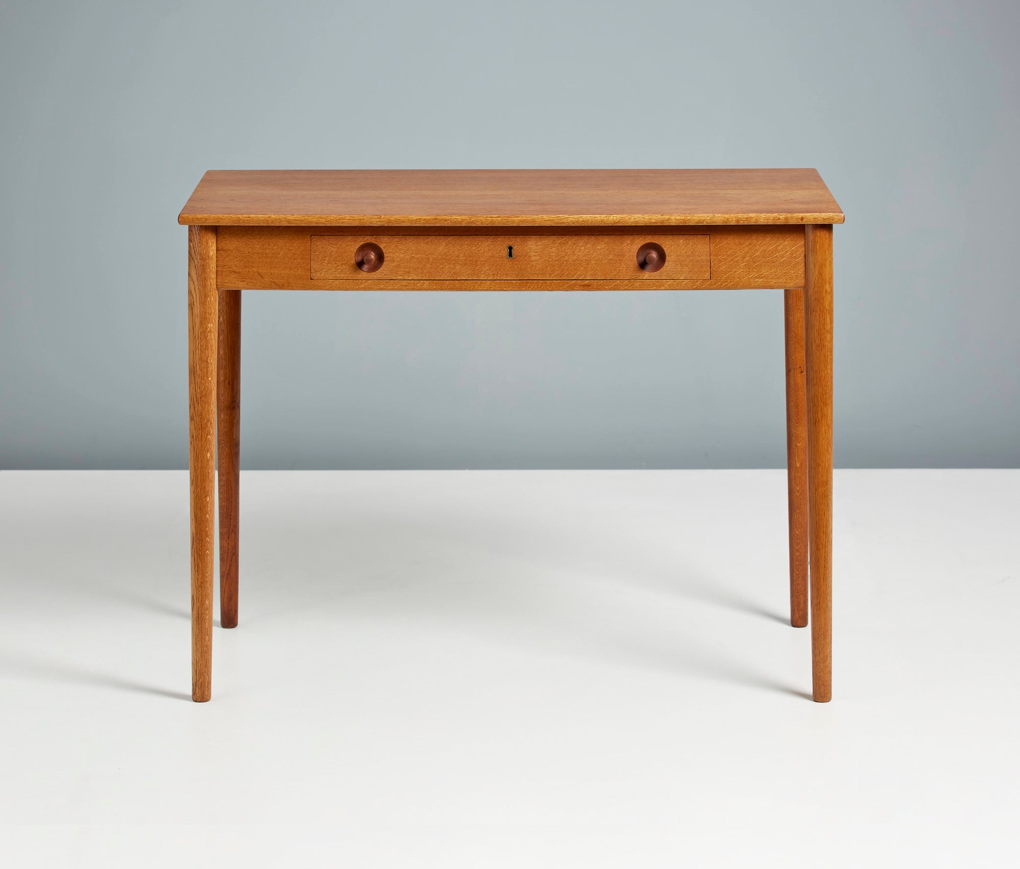 RY-32 Desk