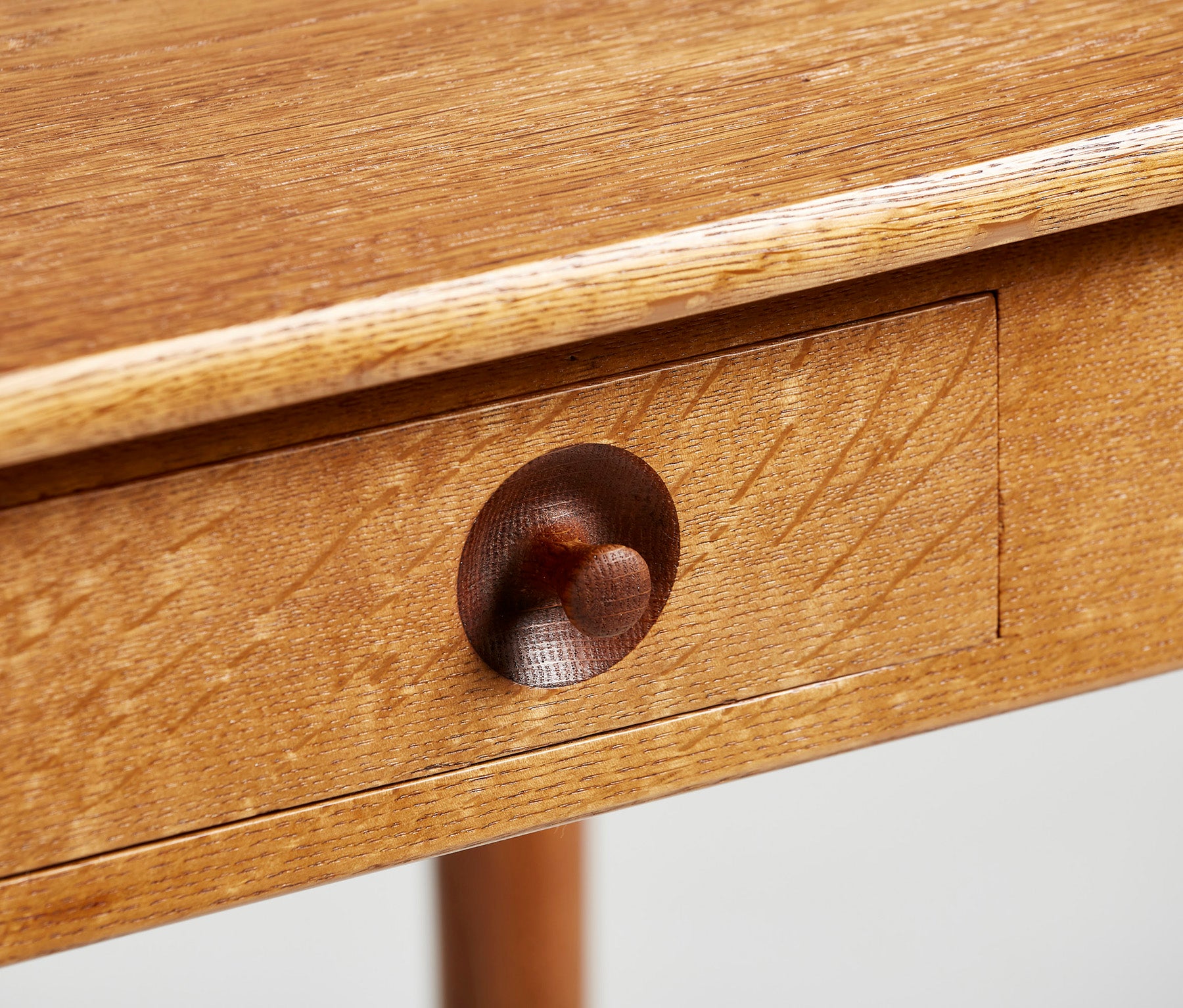 RY-32 Desk