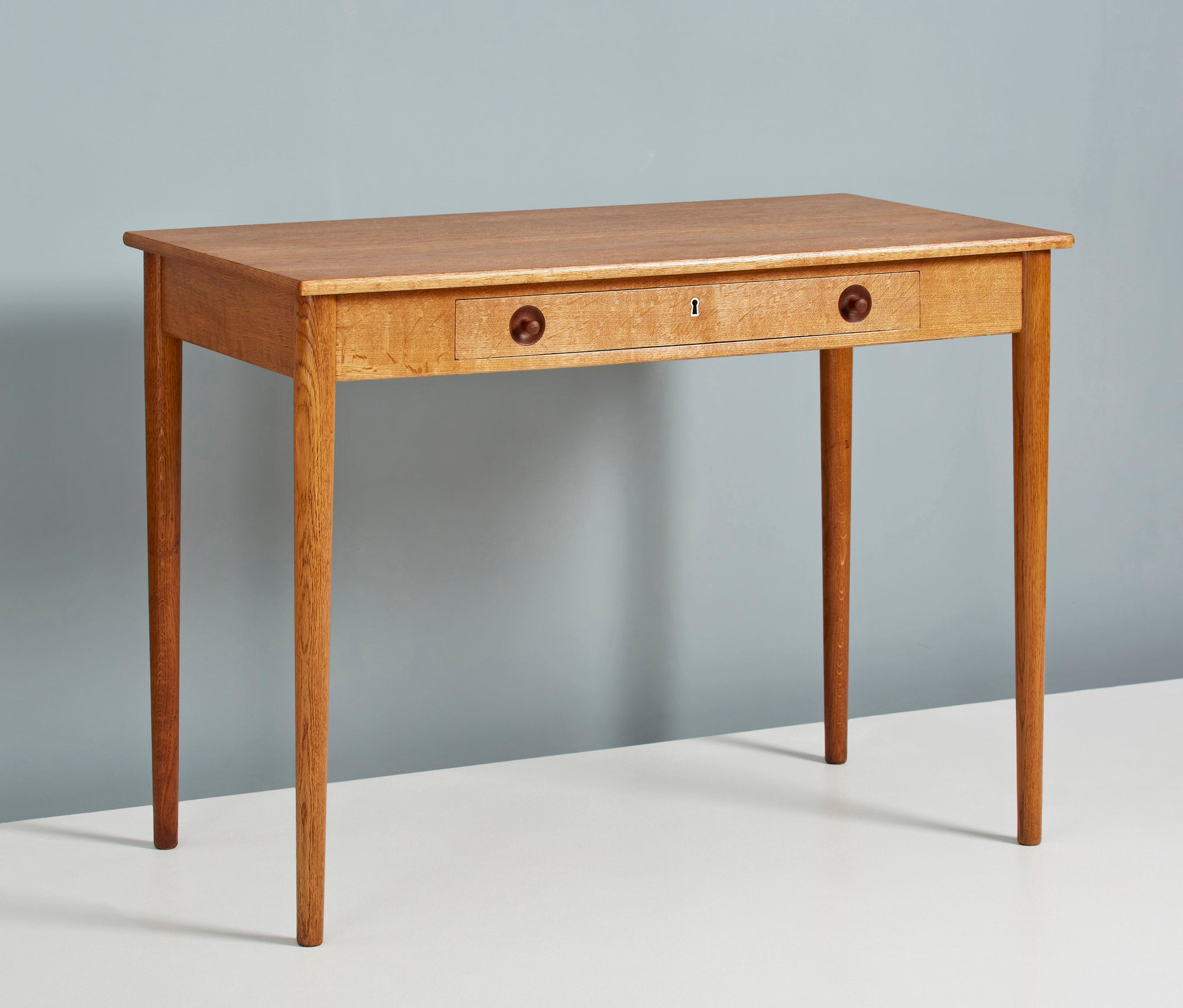 RY-32 Desk