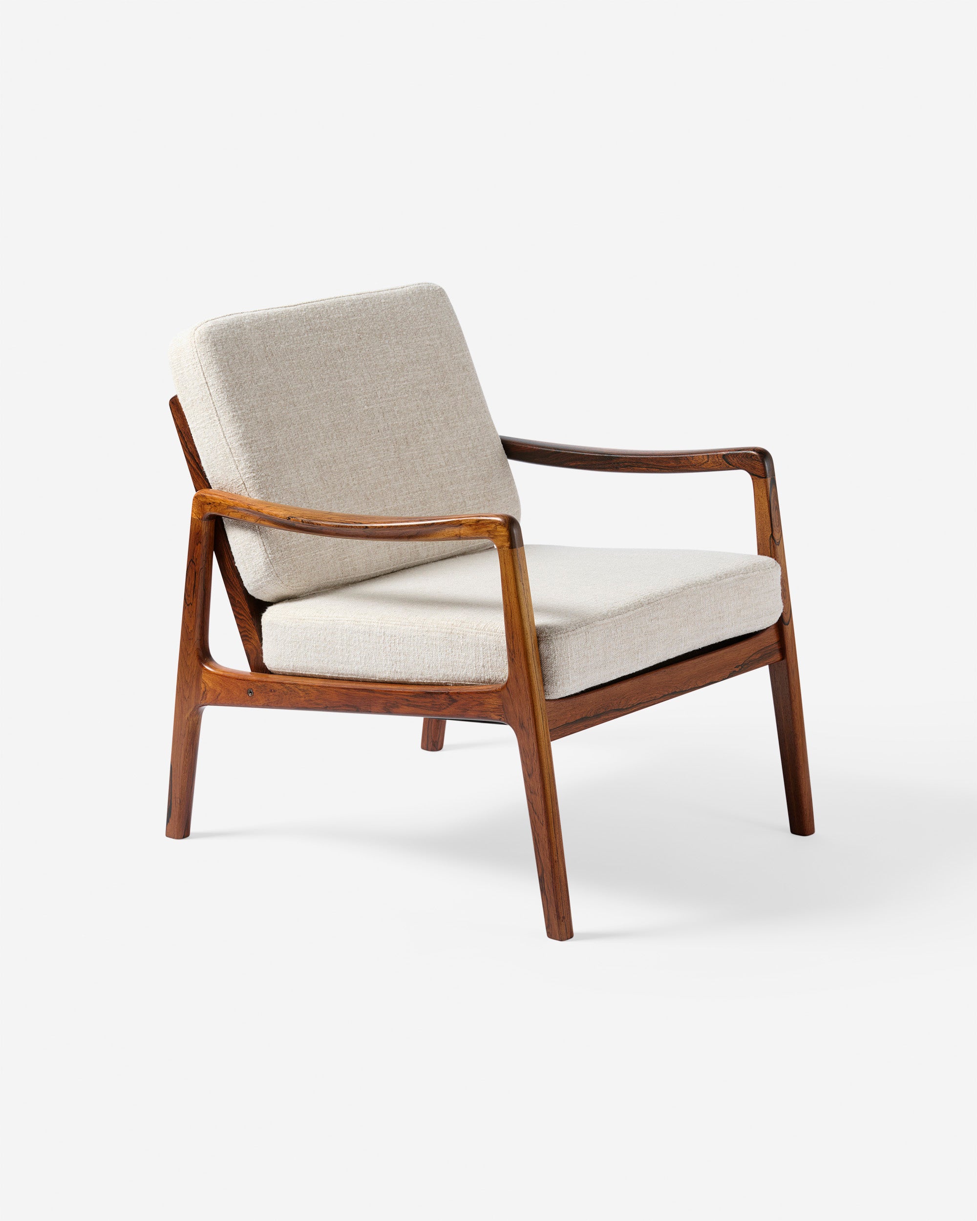 FD-119 Lounge Chairs