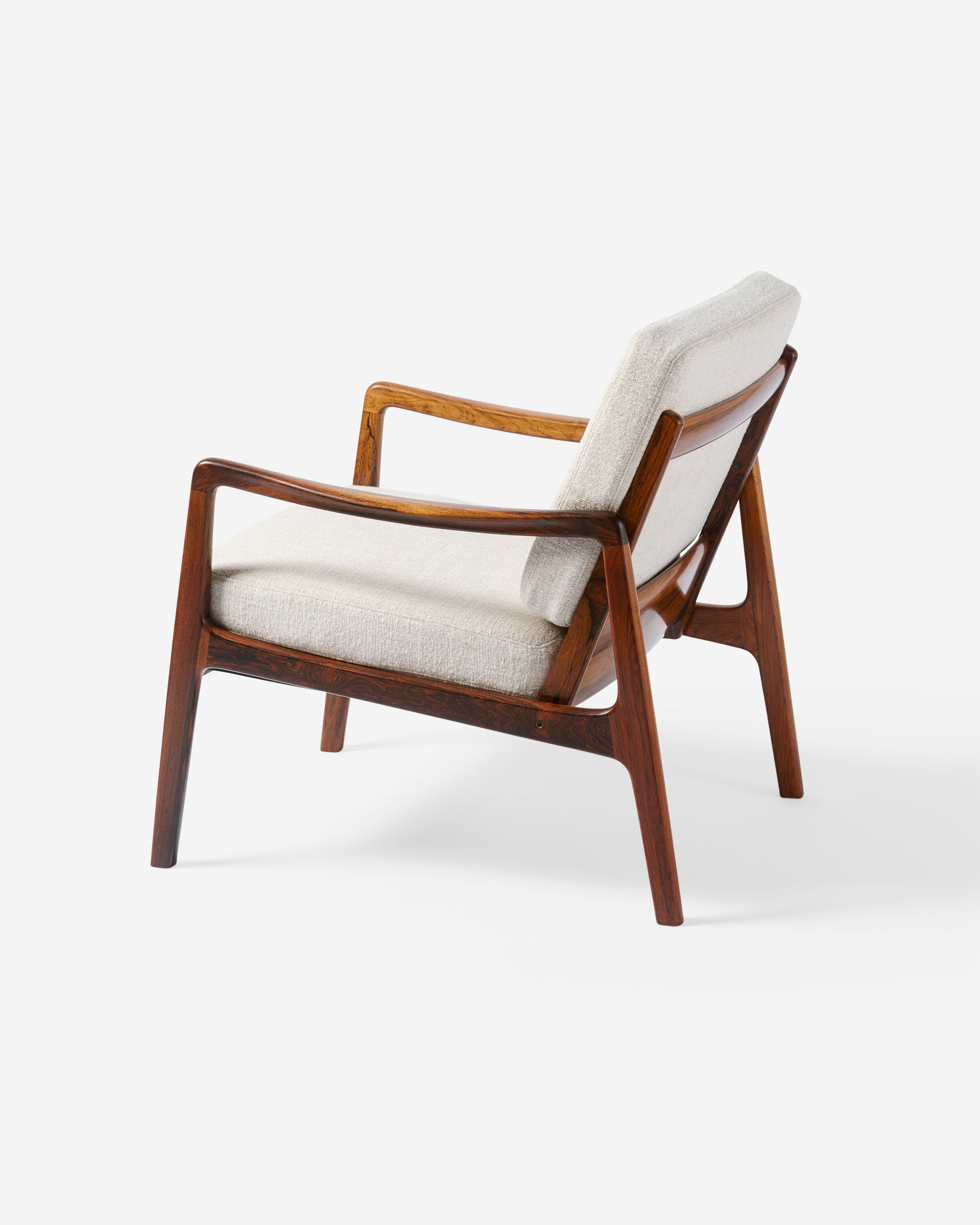 FD-119 Lounge Chairs