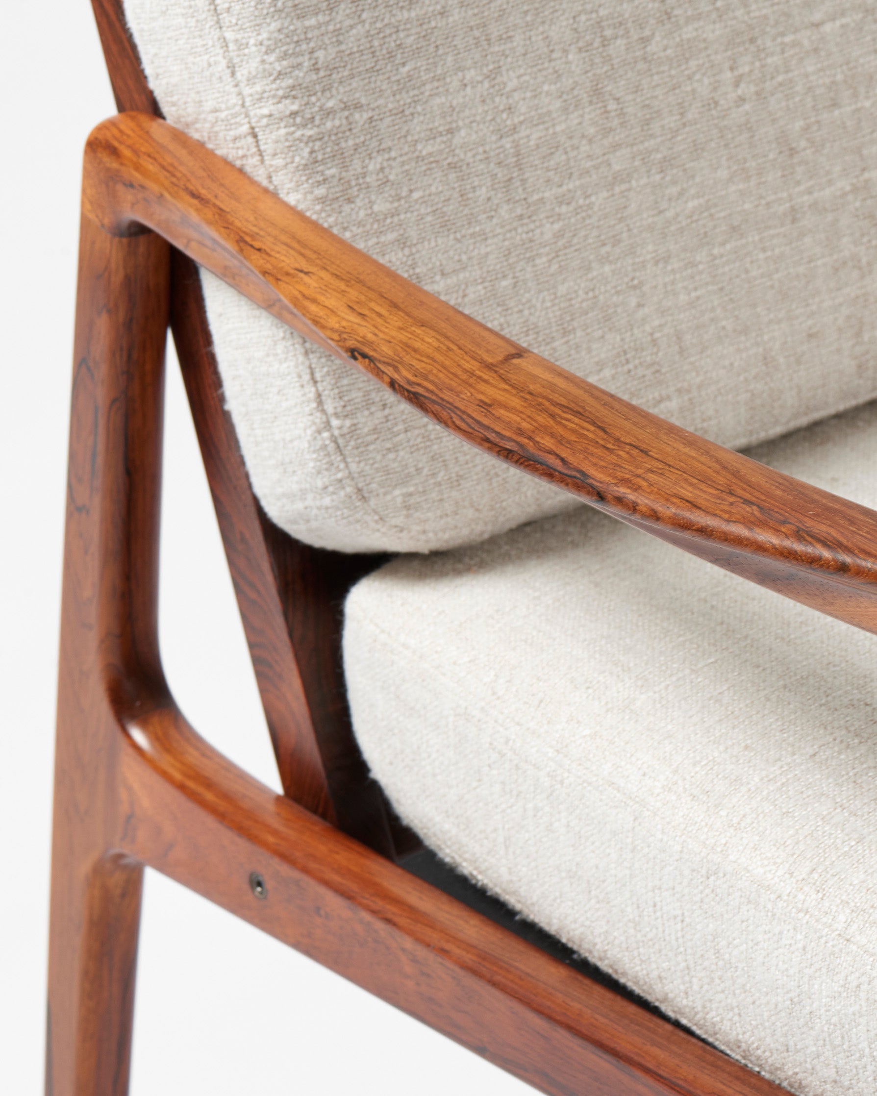 FD-119 Lounge Chairs