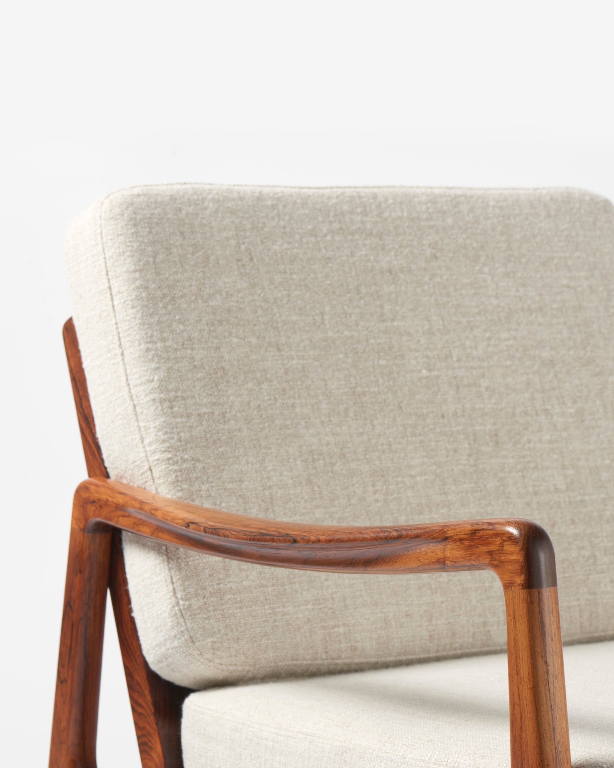 FD-119 Lounge Chairs