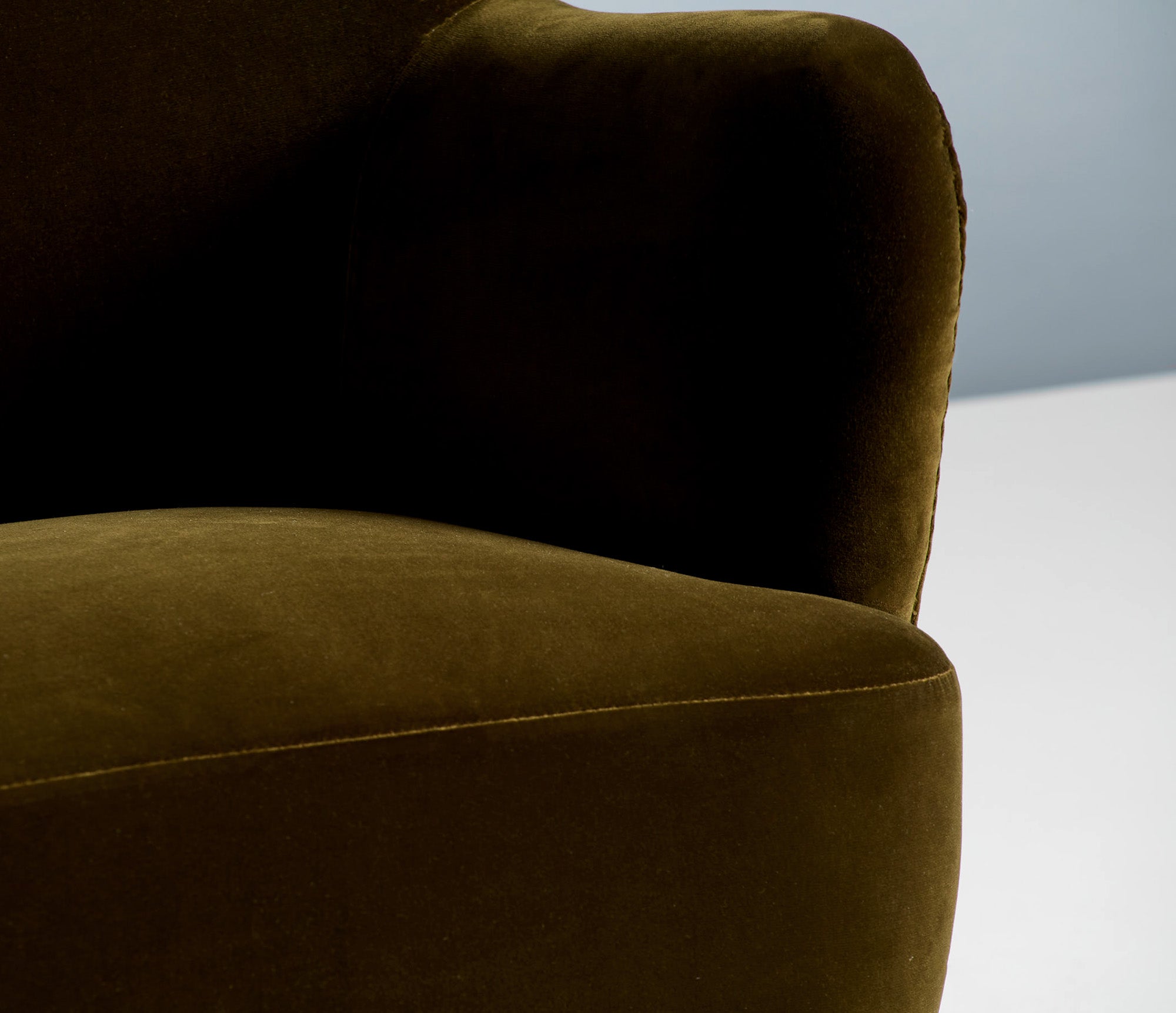 Model 1748 Lounge Chair