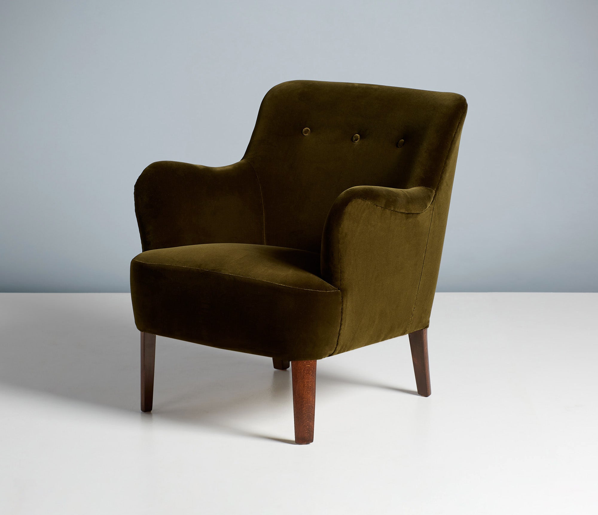 Model 1748 Lounge Chair