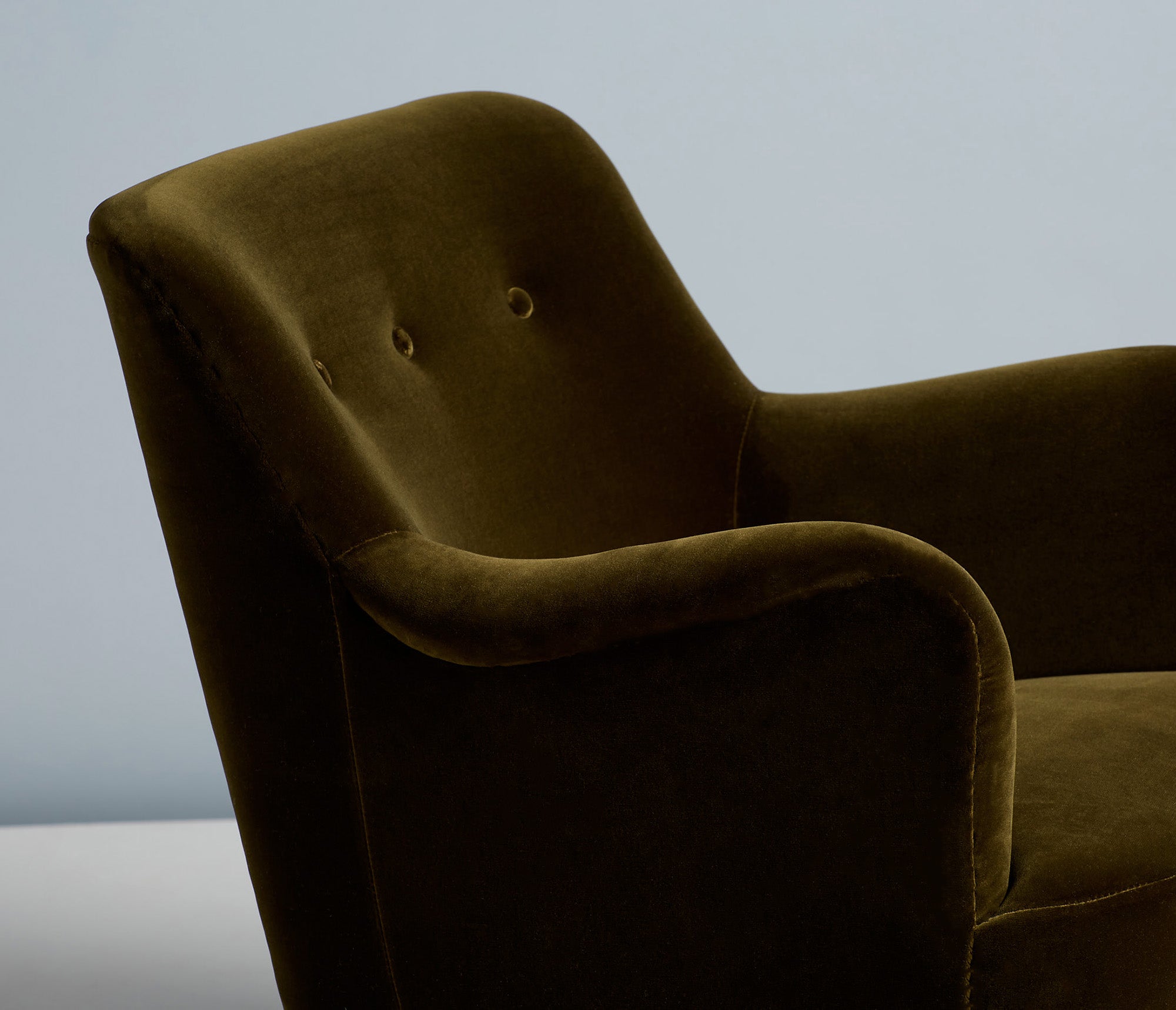 Model 1748 Lounge Chair
