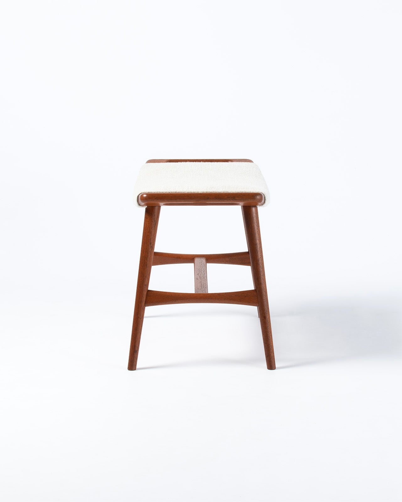 AP-30 Piano Stool