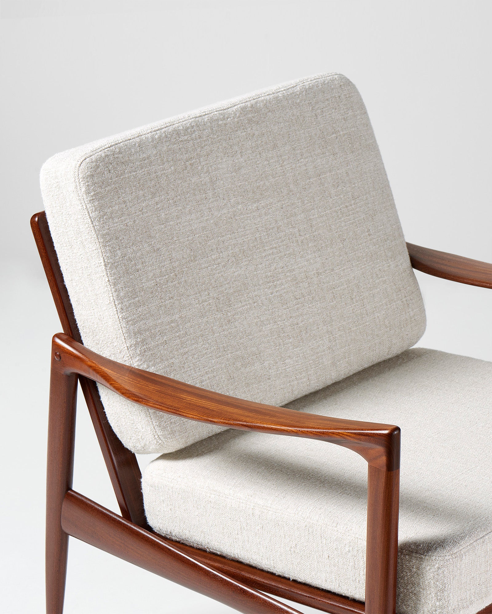 Candidate Chair