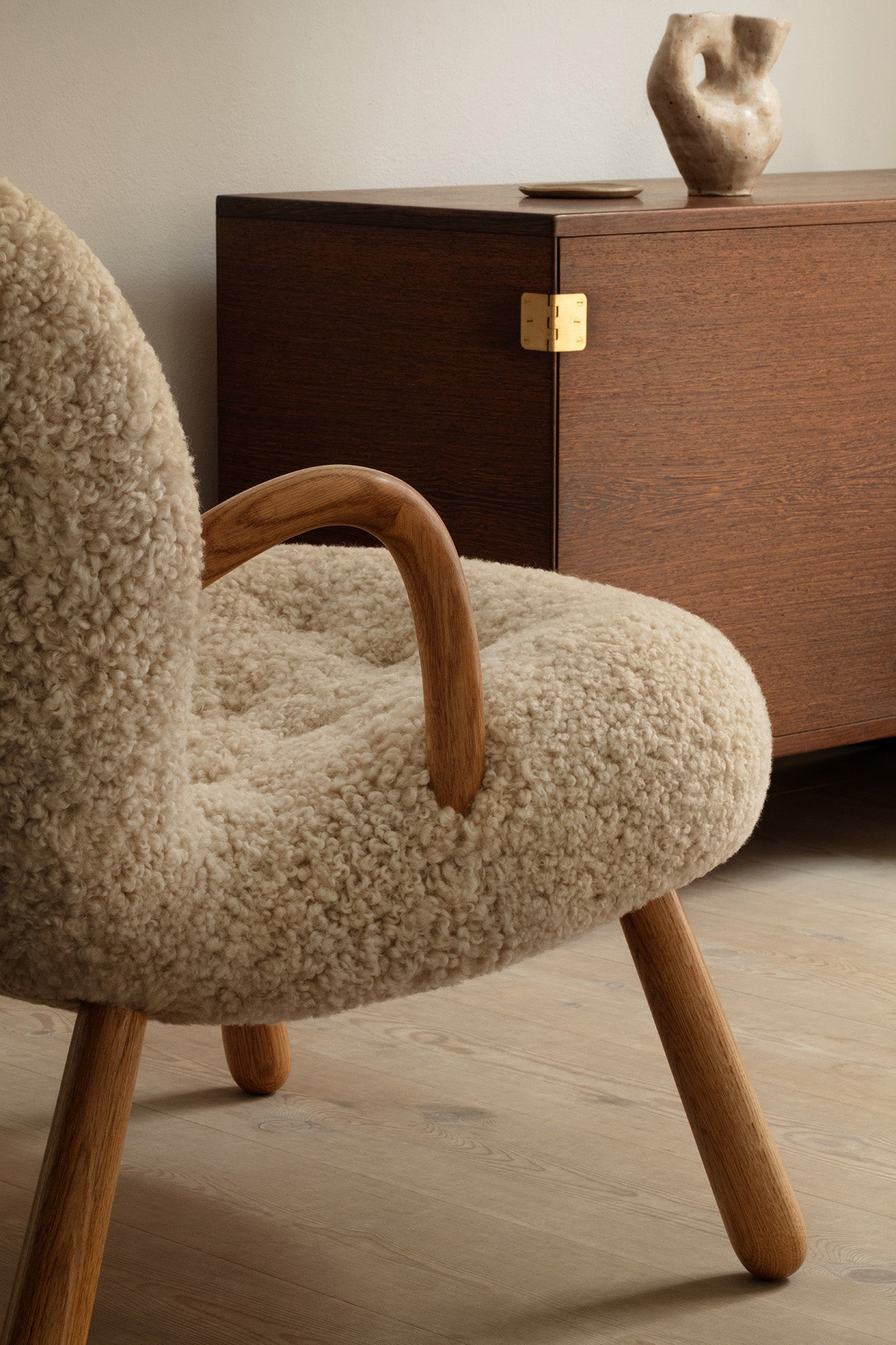 Clam Chair