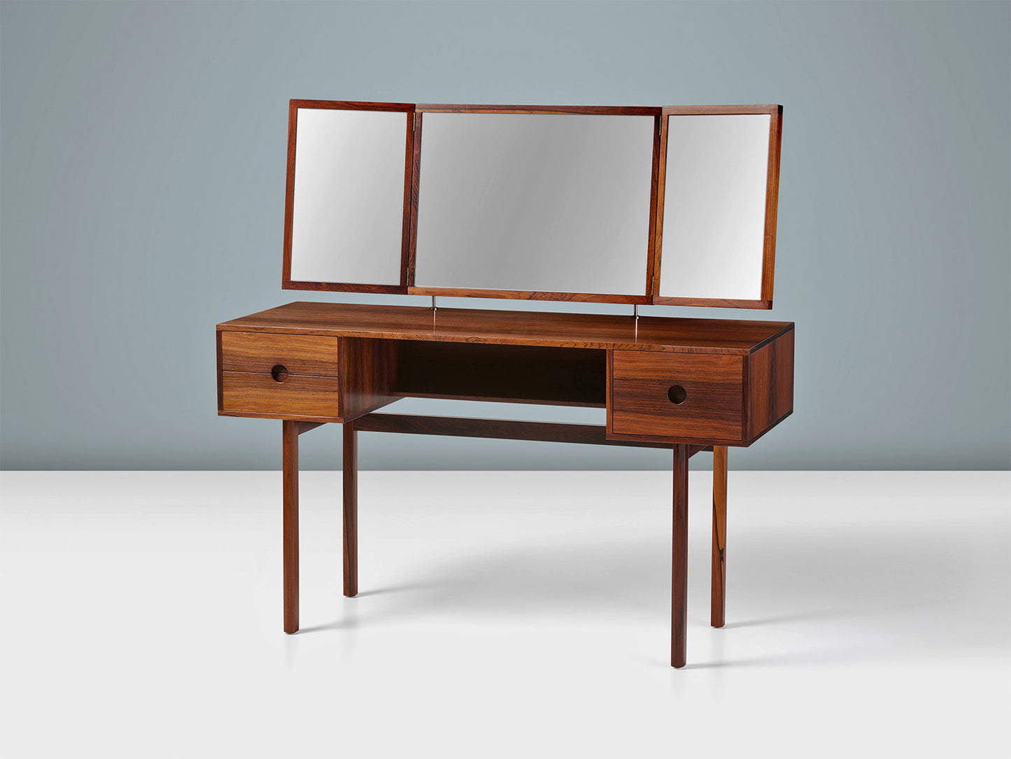 Model 40 Dressing Table