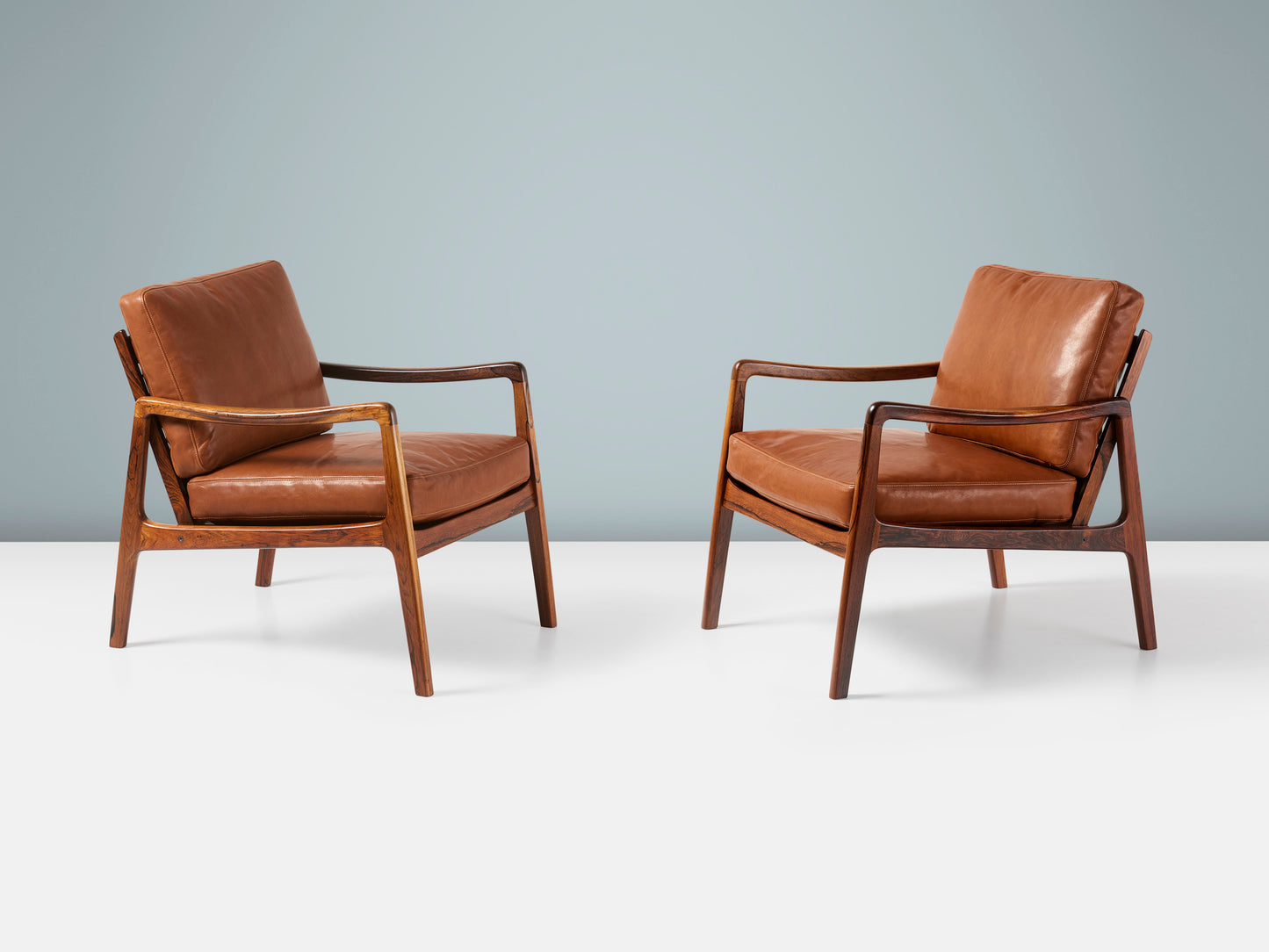 FD-119 Lounge Chairs