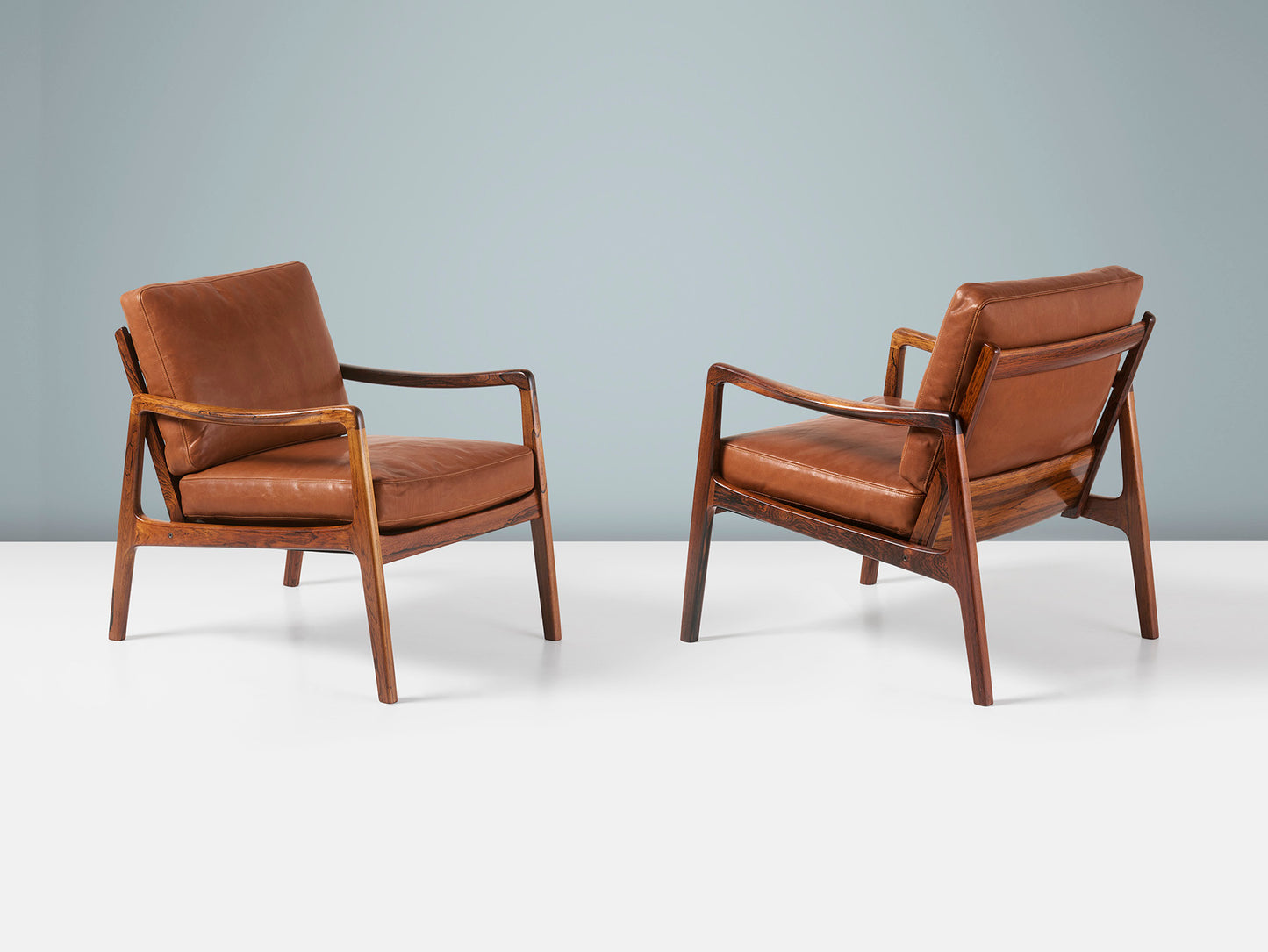 FD-119 Lounge Chairs