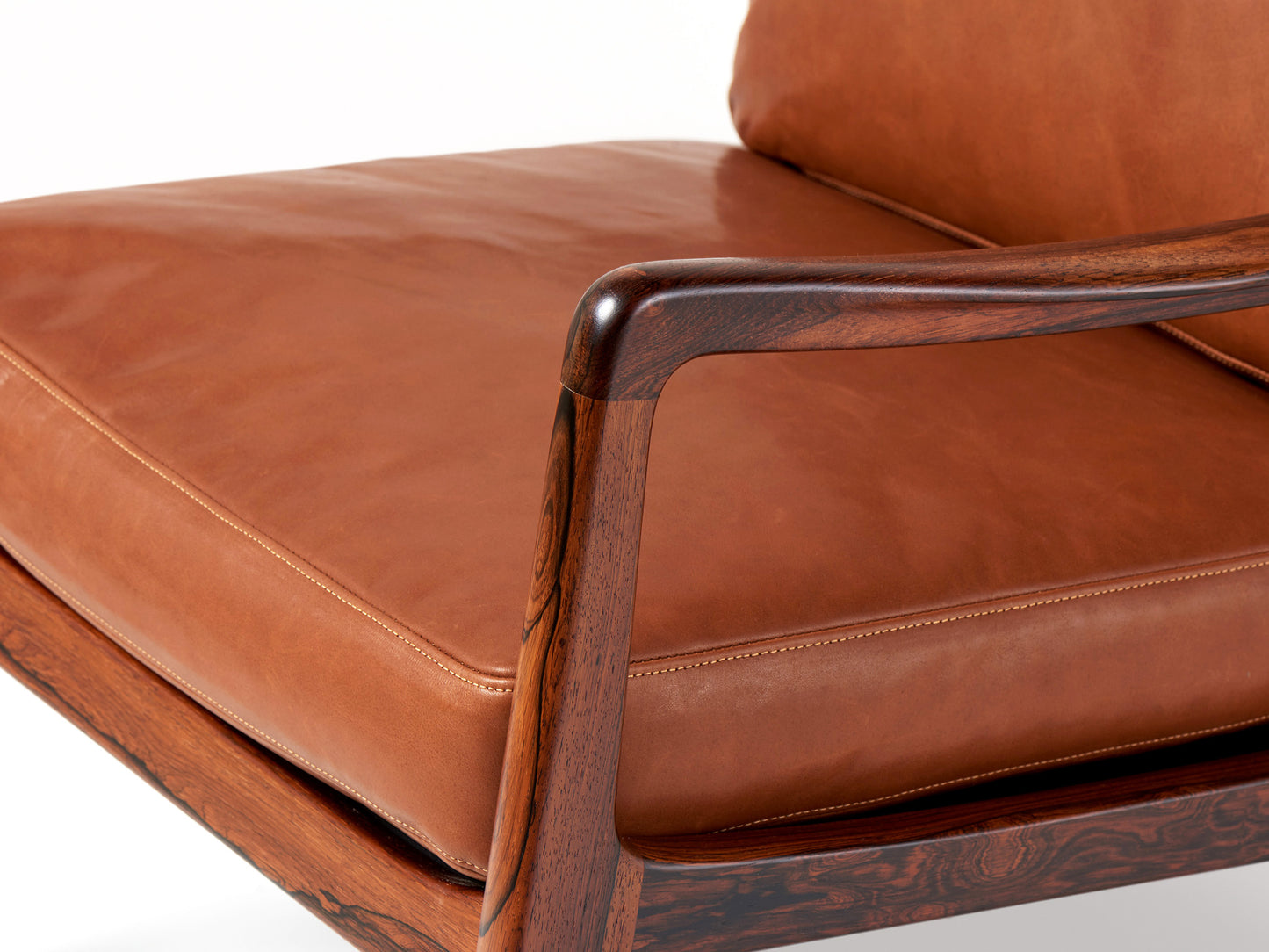 FD-119 Lounge Chairs