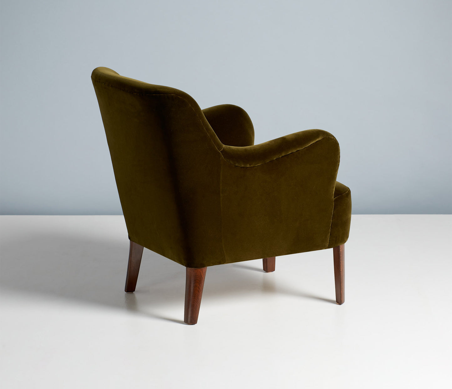 Model 1748 Lounge Chair